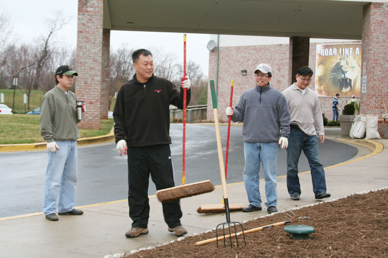 032809-mulch (5).jpg